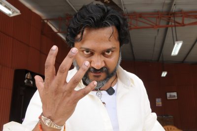 Three Looks For Bobby Simha In Saamy Square (1)