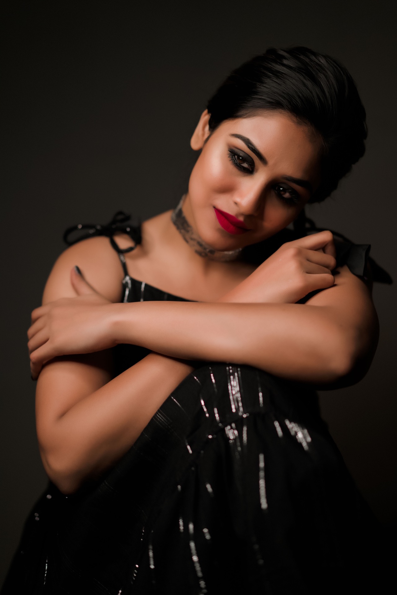 Actress Indhuja Stills (7)